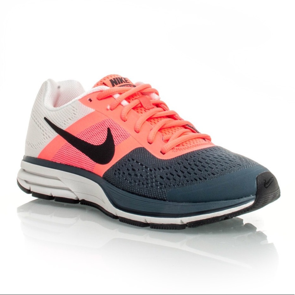 Nike Air Pegasus+ 30
